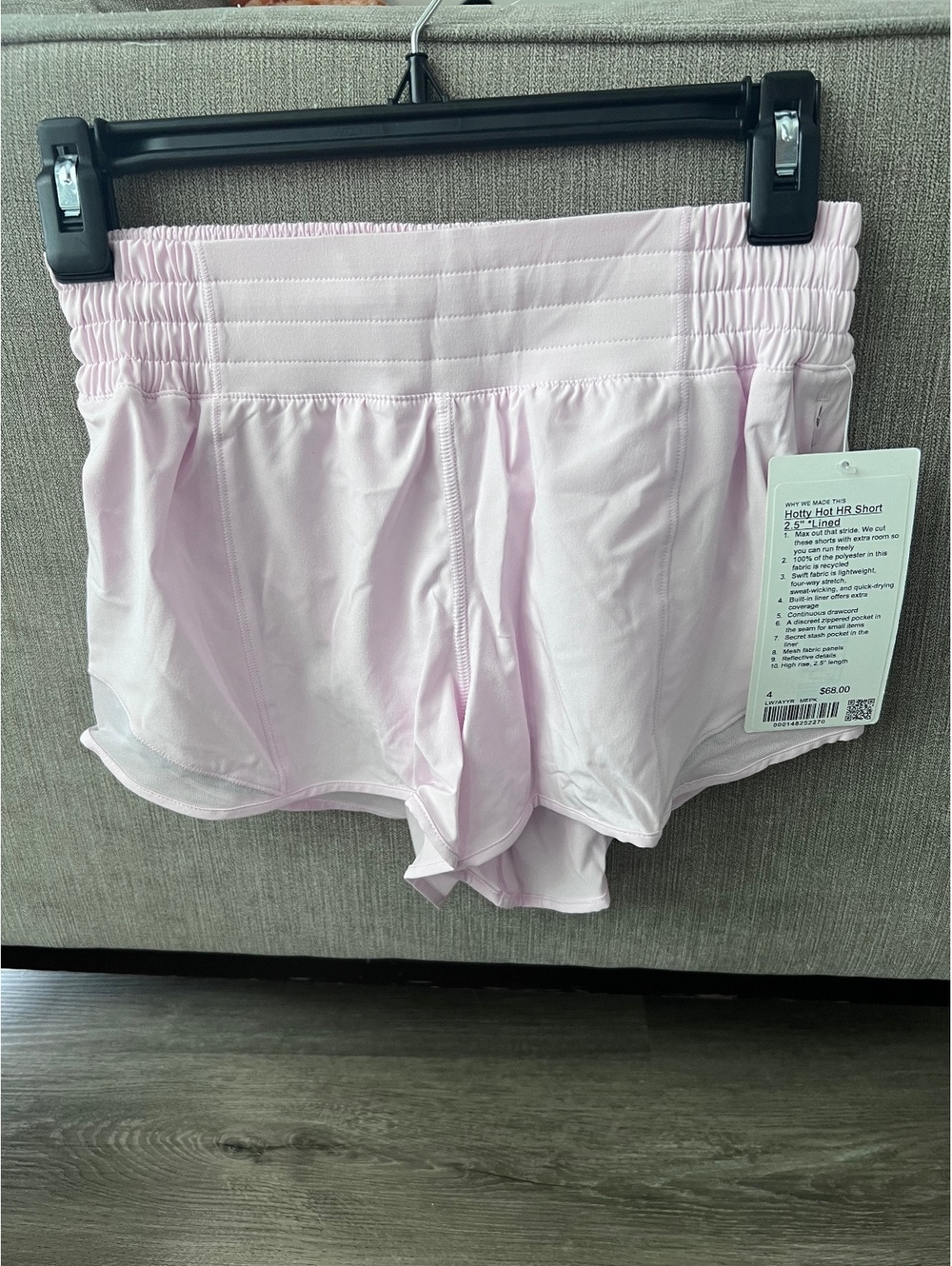 Lululemon Hotty Hot high rise 2.5 inch shorts - size 4 meadowsweet pink